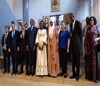 Le 20 mars de chaque année est consacré à la célébration de la Journée internationale de la francophonie. Cette journée est célébrée cette année 2023 sous le thème : « 321 millions de francophones, des milliards des contenus culturels ». A Ouagadougou, la cérémonie officielle de commémoration du 20 mars a été présidée par Ragnaghnèwendé Olivia Rouamba, ministre des Affaires Etrangères, de la Coopération Régionale et des Burkinabè de l’Extérieur, en présence des corps diplomatiques, des autorités et des invités.
