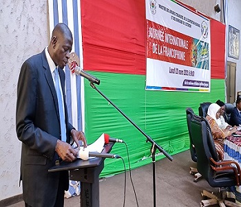 Le 20 mars de chaque année est consacré à la célébration de la Journée internationale de la francophonie. Cette journée est célébrée cette année 2023 sous le thème : « 321 millions de francophones, des milliards des contenus culturels ». A Ouagadougou, la cérémonie officielle de commémoration du 20 mars a été présidée par Ragnaghnèwendé Olivia Rouamba, ministre des Affaires Etrangères, de la Coopération Régionale et des Burkinabè de l’Extérieur, en présence des corps diplomatiques, des autorités et des invités.