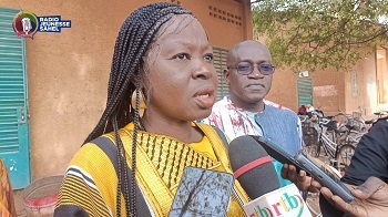 L’association « Woman Way » à travers son programme culturel en éducation citoyenne dénommé « Citoyen d’or » a récompensé les lauréats au titre de l’année 2023. Les prix, composés essentiellement d’attestations et d’un trophée, ont été attribués à une vingtaine d’établissements.