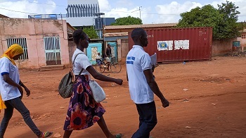 Le déroulement de la campagne de la chimio préventive du paludisme saisonnier intégrée à la destruction des gites larvaires a débuté à Ouagadougou le 14 septembre 2023. Cette campagne consiste à prévenir le paludisme chez les enfants de 3 à 59 mois mais aussi à la destruction physique des gites larvaires qui deviendront plus tard des moustiques, responsables de la transmission du paludisme et de la dengue. Au cours de cette campagne, il s’agira également de dépister les enfants malnutris afin de les prendre en charge. 